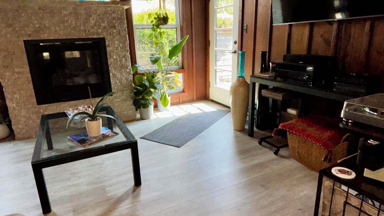 Photo of Livingroom in Iowa City