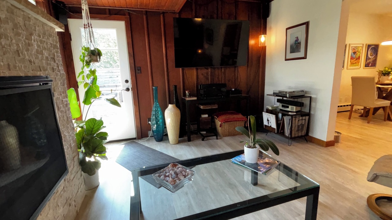 Photo of Livingroom in Iowa City