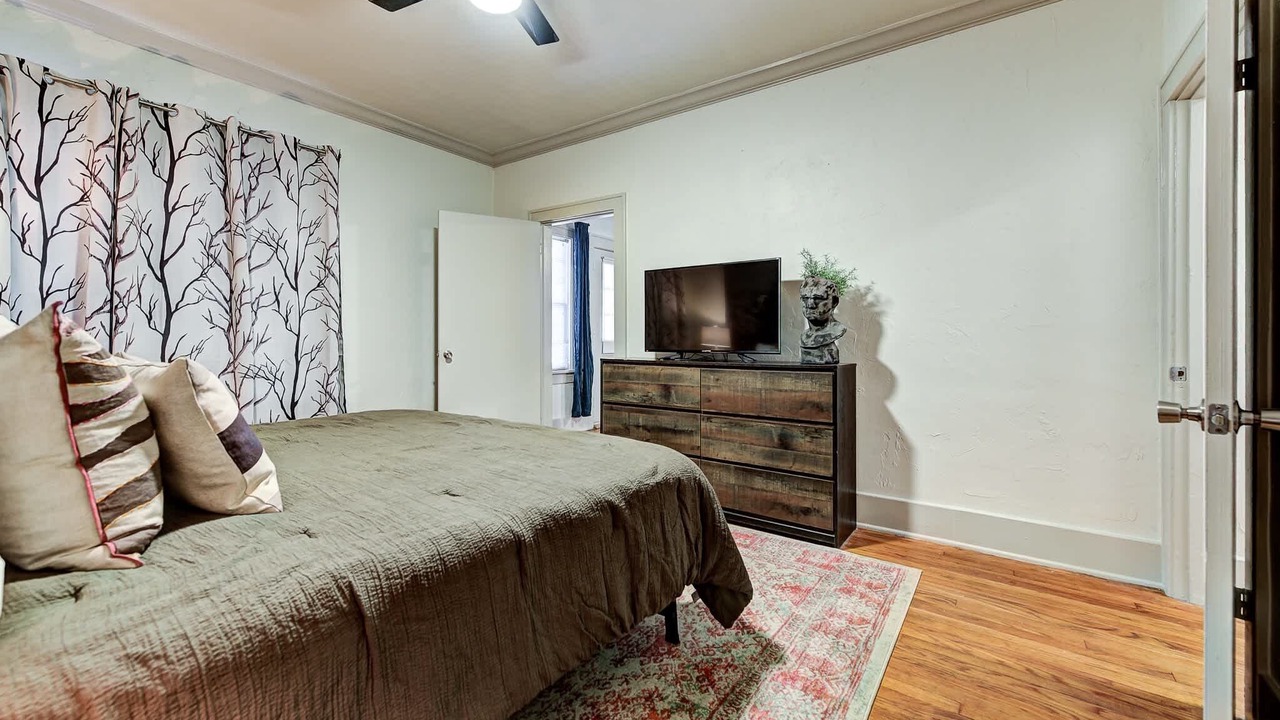 Photo of Bedroom in Lincoln Terrace
