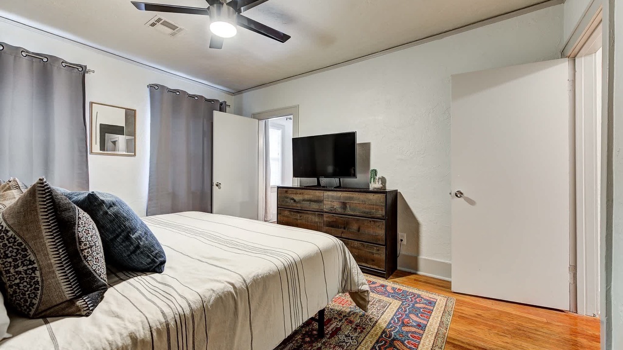 Photo of Bedroom in Lincoln Terrace