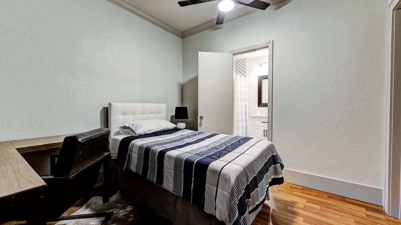 Photo of Bedroom in Lincoln Terrace