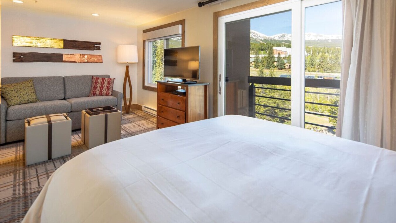 Photo of Bedroom in Peak 9