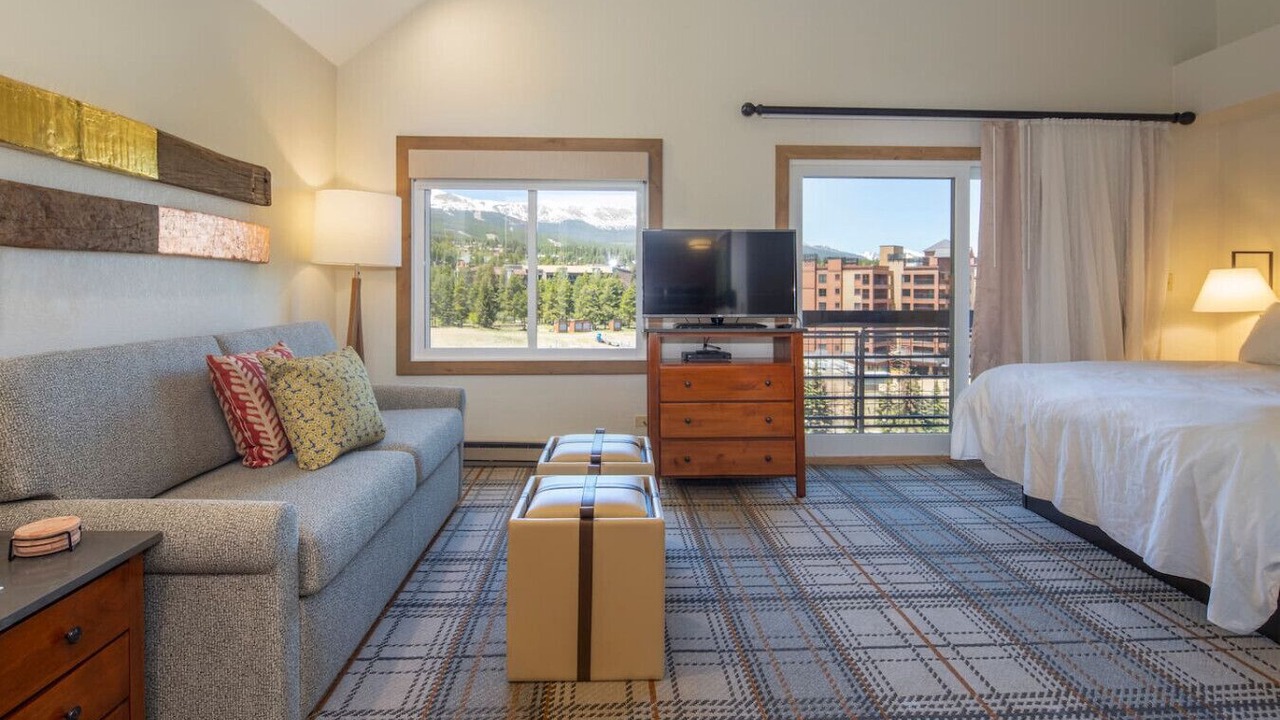 Photo of Bedroom in Peak 9
