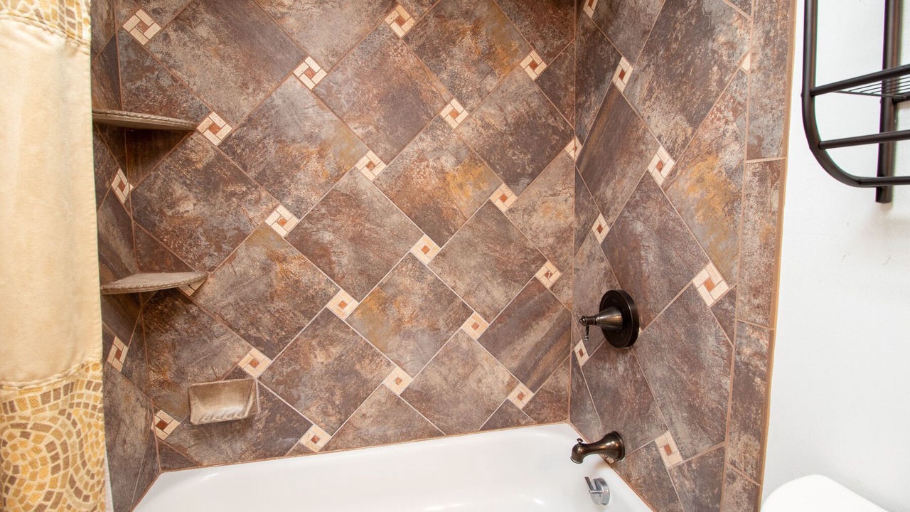 Photo of Bathroom in Peak 9