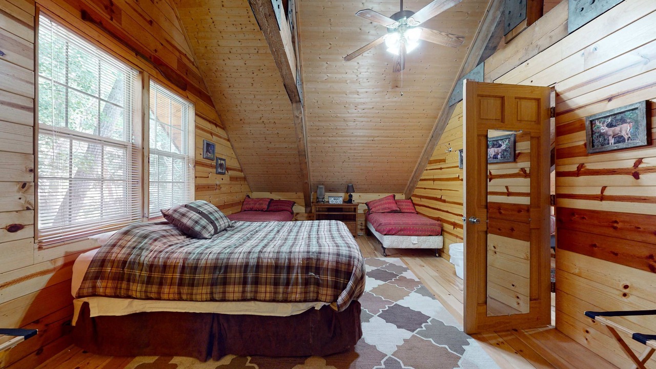 Photo of Bedroom in Red River