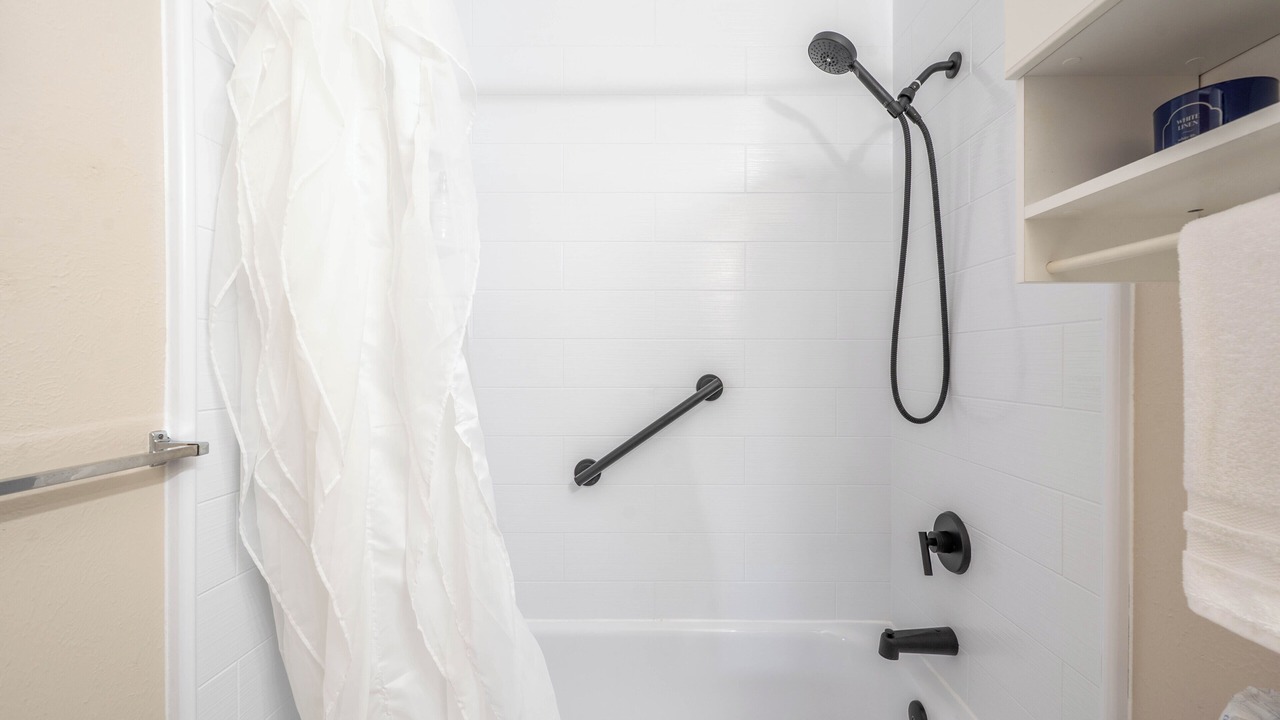 Photo of Bathroom in Applewood West