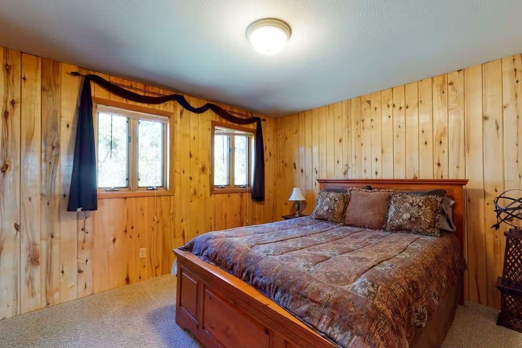 Photo of Bedroom in South Fork
