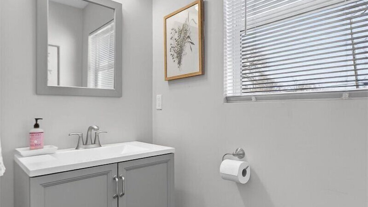 Photo of Bathroom in Fairway
