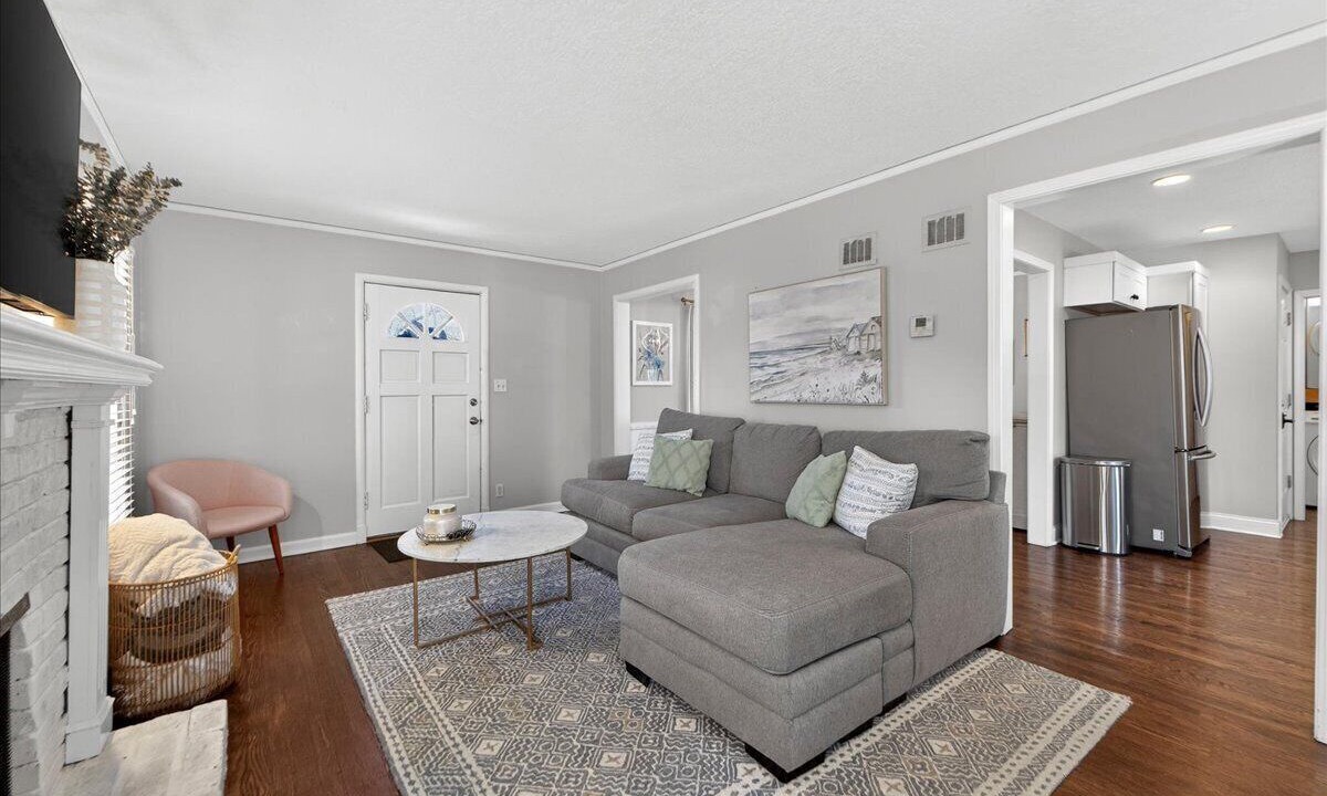 Photo of Livingroom in Fairway