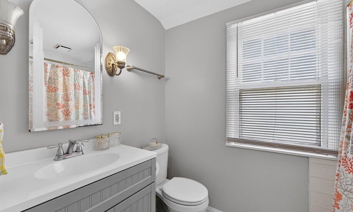 Photo of Bathroom in Fairway