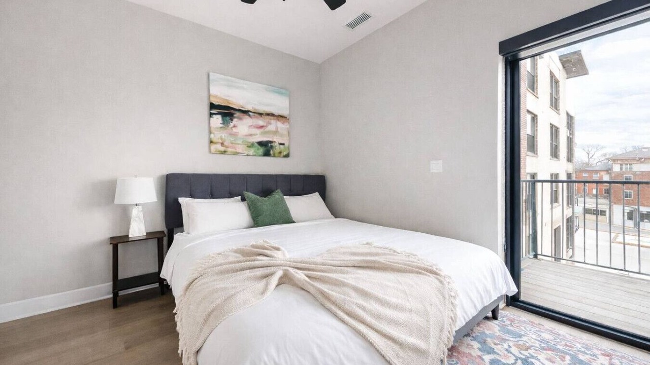 Photo of Bedroom in Dundee-Happy Hollow Historic District