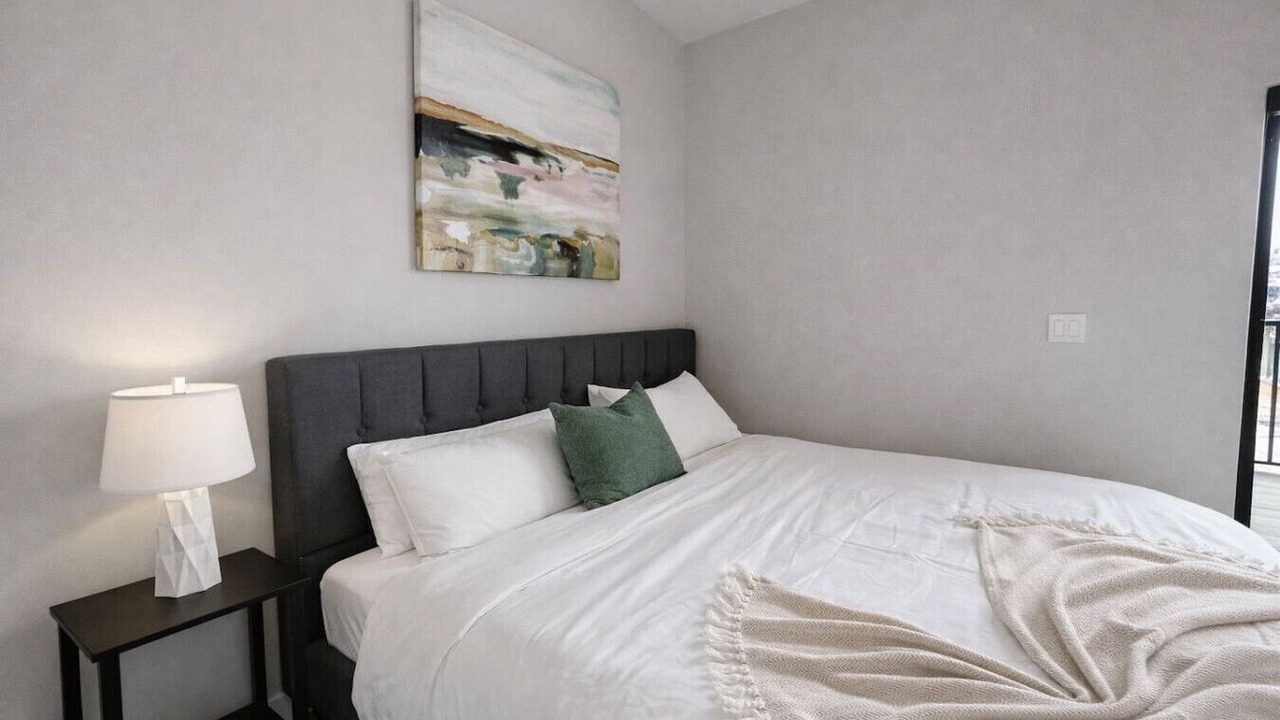 Photo of Bedroom in Dundee-Happy Hollow Historic District