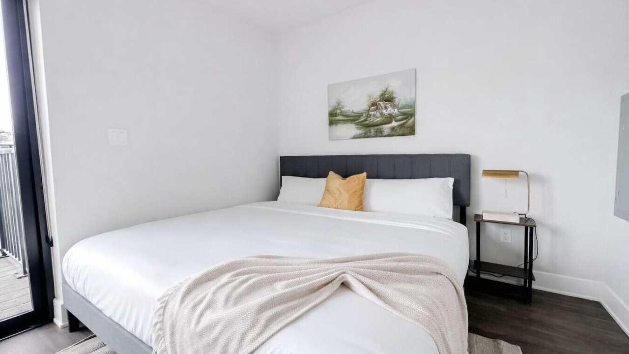 Photo of Bedroom in Dundee-Happy Hollow Historic District