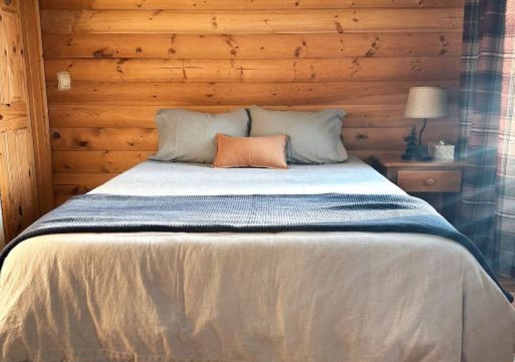 Photo of Bedroom in Twin Lakes
