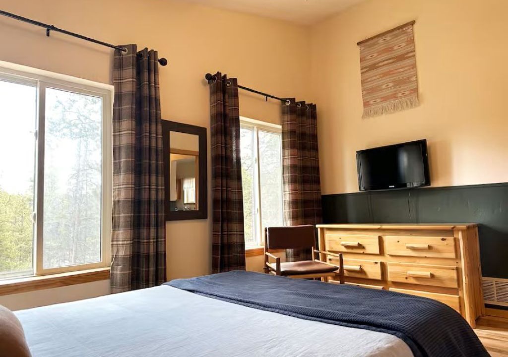 Photo of Bedroom in Twin Lakes