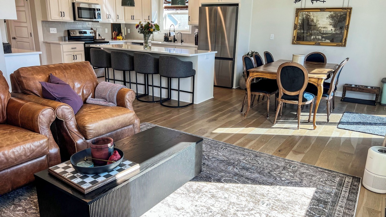 Photo of Livingroom in New Century