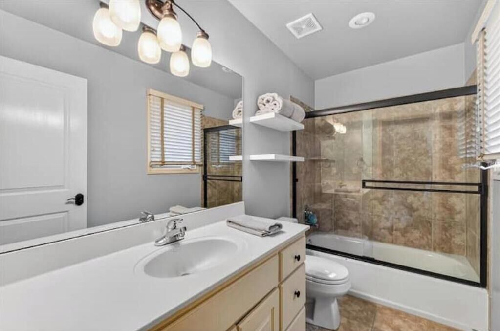 Photo of Bathroom in Leawood