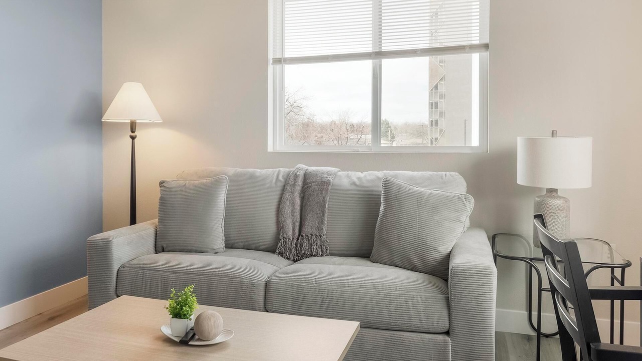 Photo of Livingroom in College View