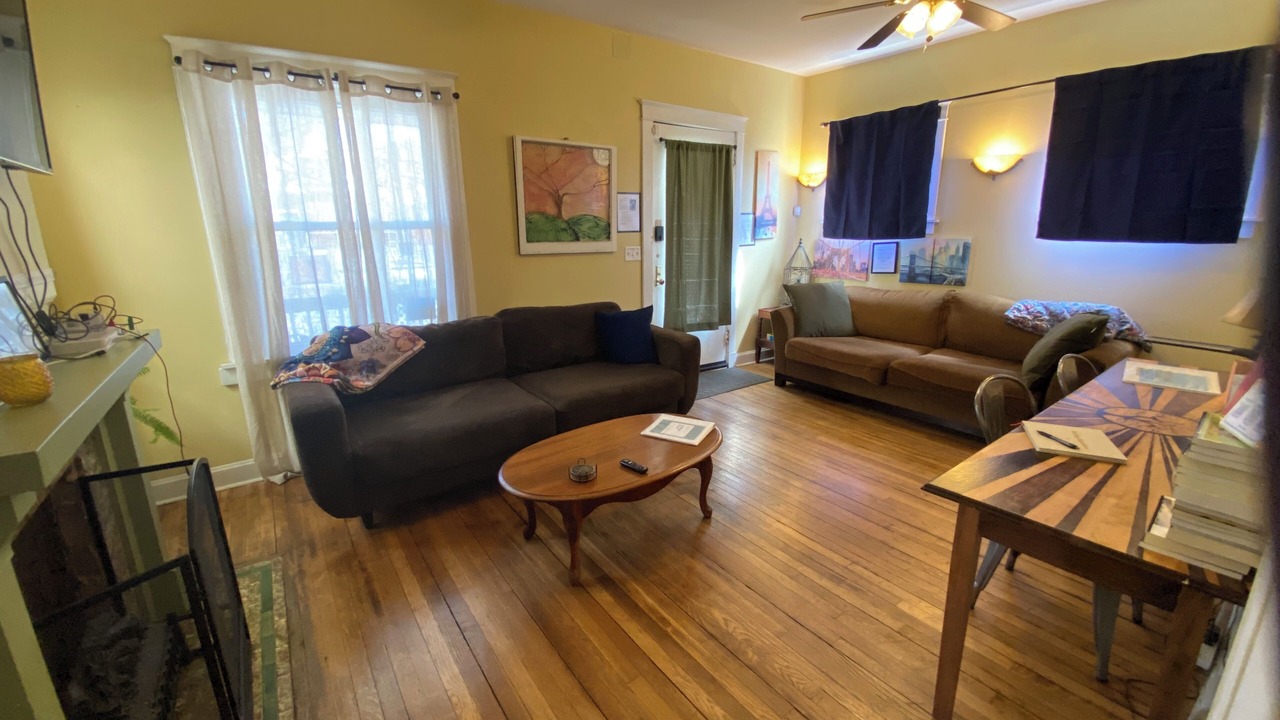 Photo of Livingroom in Northeast Kansas City