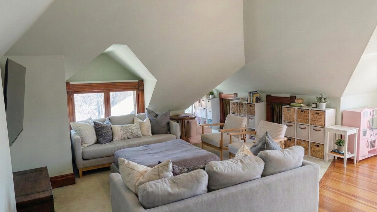 Photo of Livingroom in North Hyde Park