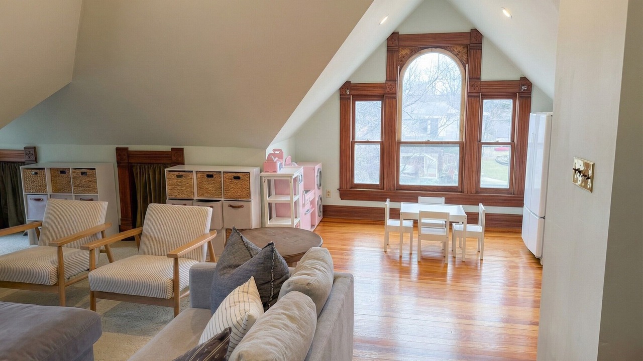 Photo of Livingroom in North Hyde Park