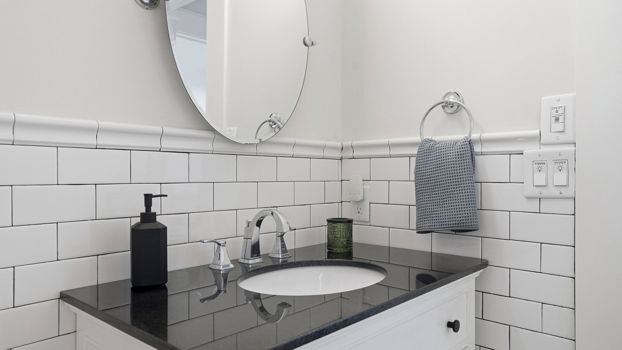 Photo of Bathroom in Cherry Street