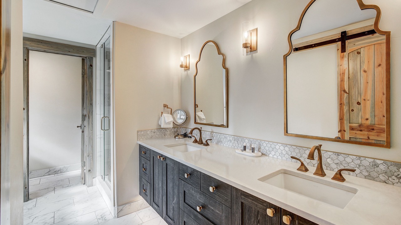 Photo of Bathroom in Warrior's Mark