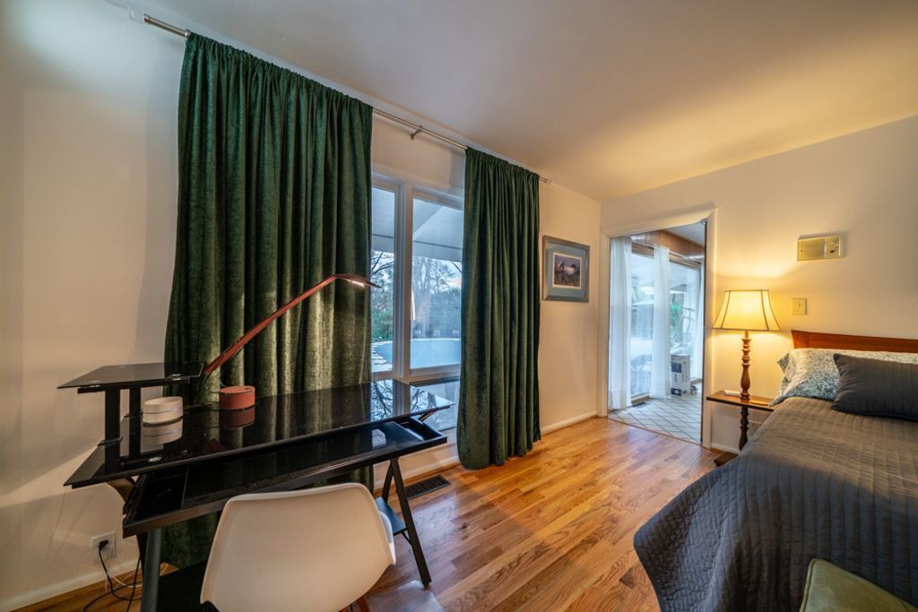 Photo of Bedroom in South Kansas City