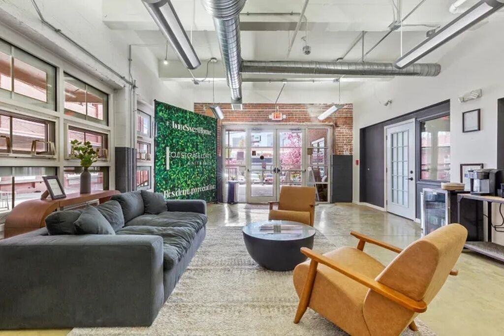 Photo of Livingroom in River Market