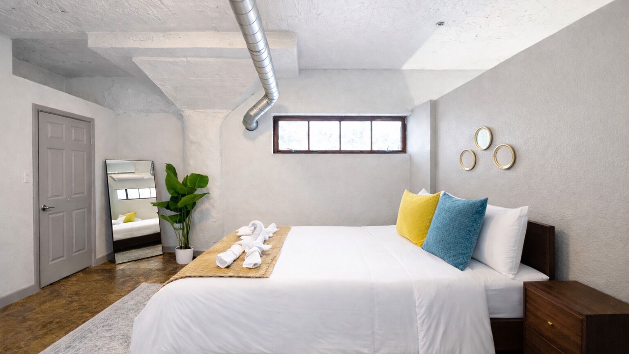 Photo of Bedroom in River Market
