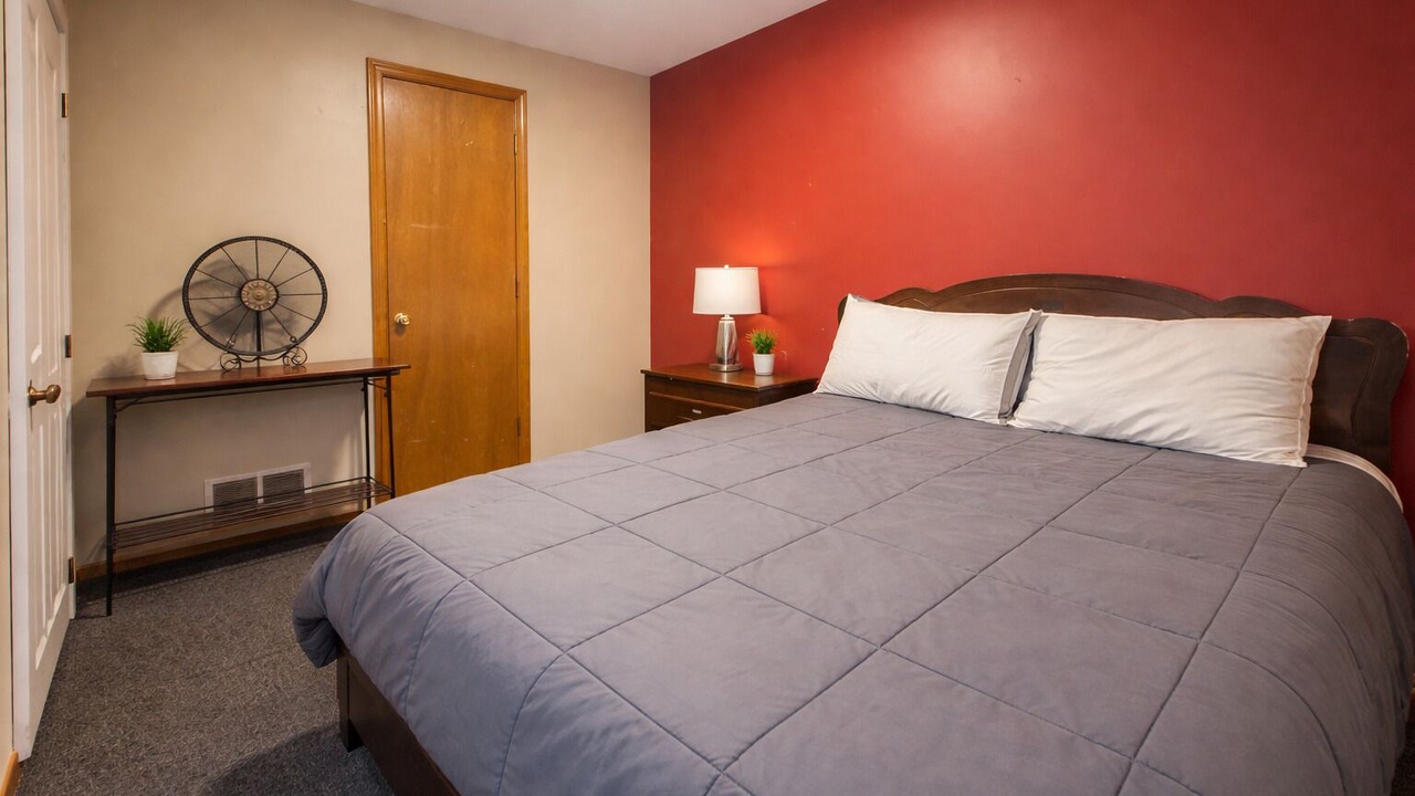 Photo of Bedroom in Blue Springs