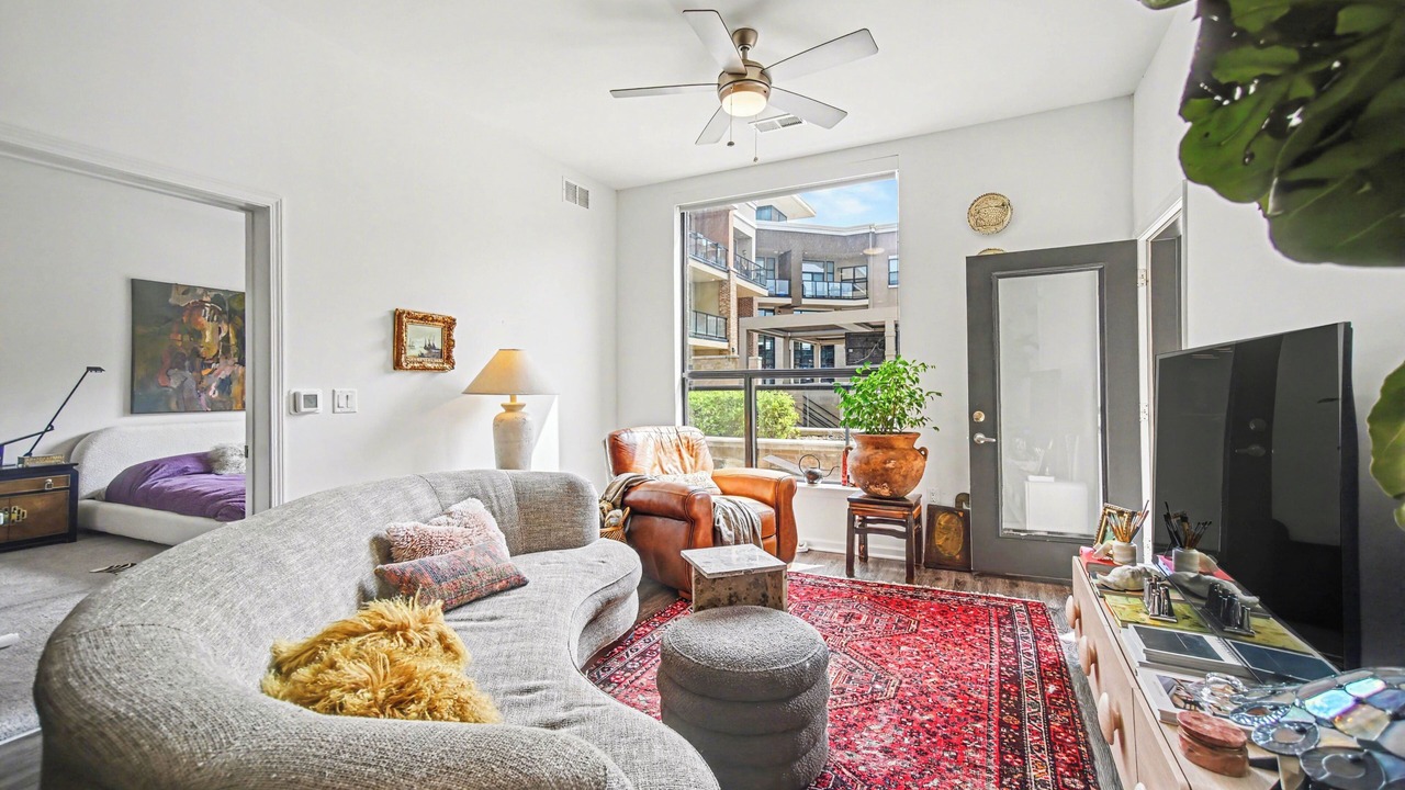 Photo of Livingroom in Overland Park