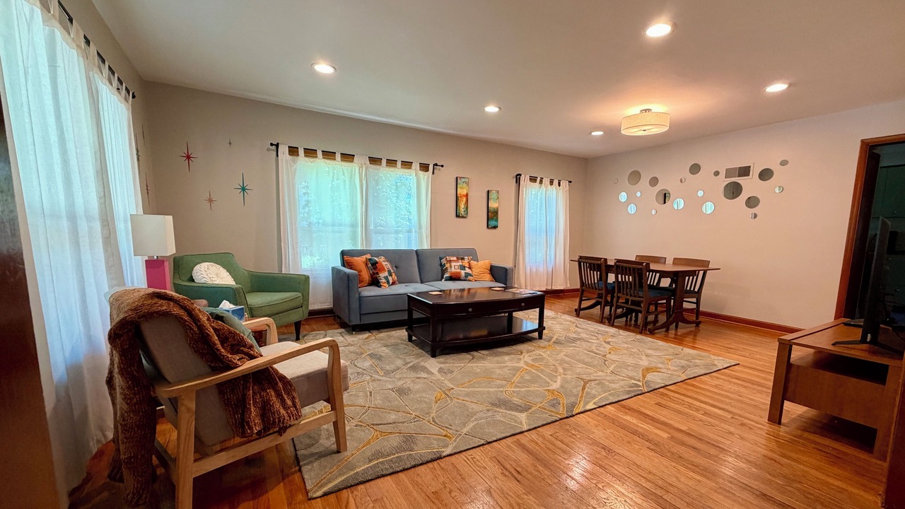 Photo of Livingroom in Lawrence