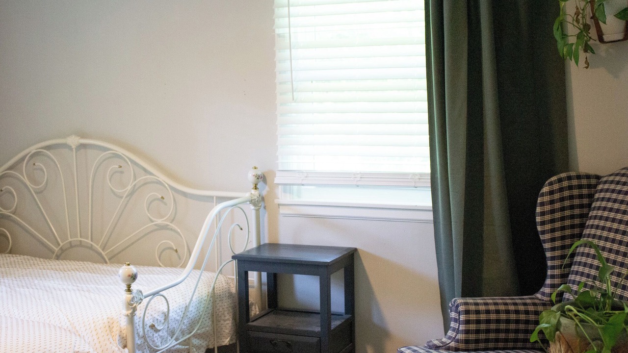 Photo of Bedroom in Lawrence