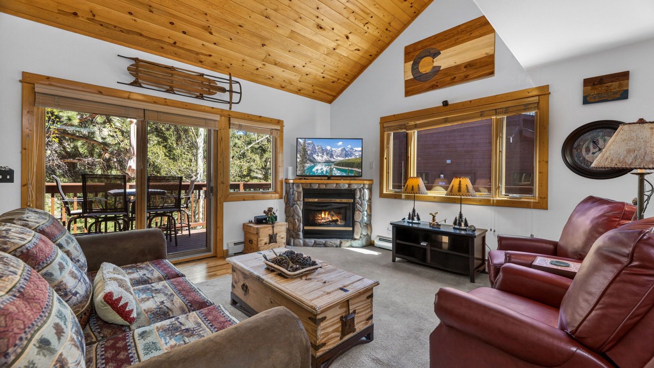 Photo of Livingroom in Fall River Estates