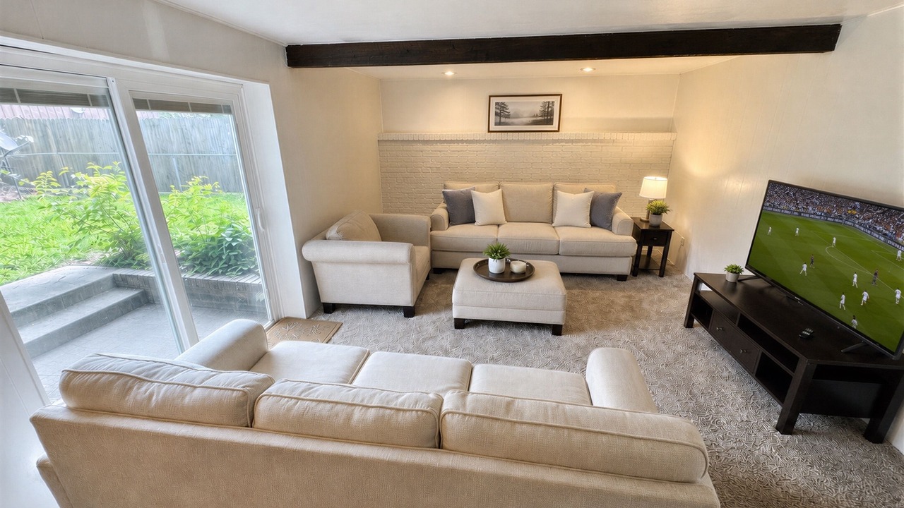 Photo of Livingroom in Lenexa