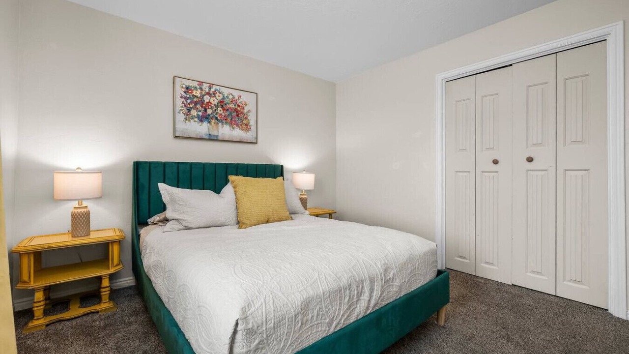 Photo of Bedroom in Lakeview