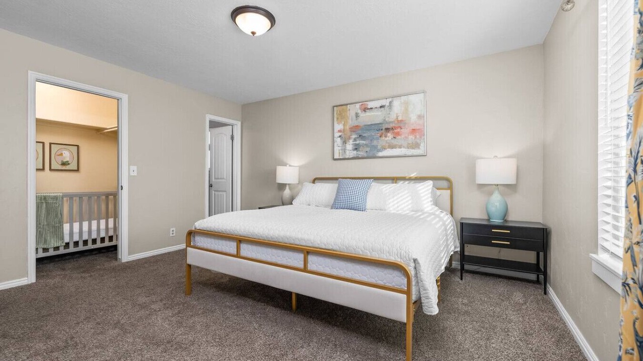 Photo of Bedroom in Lakeview