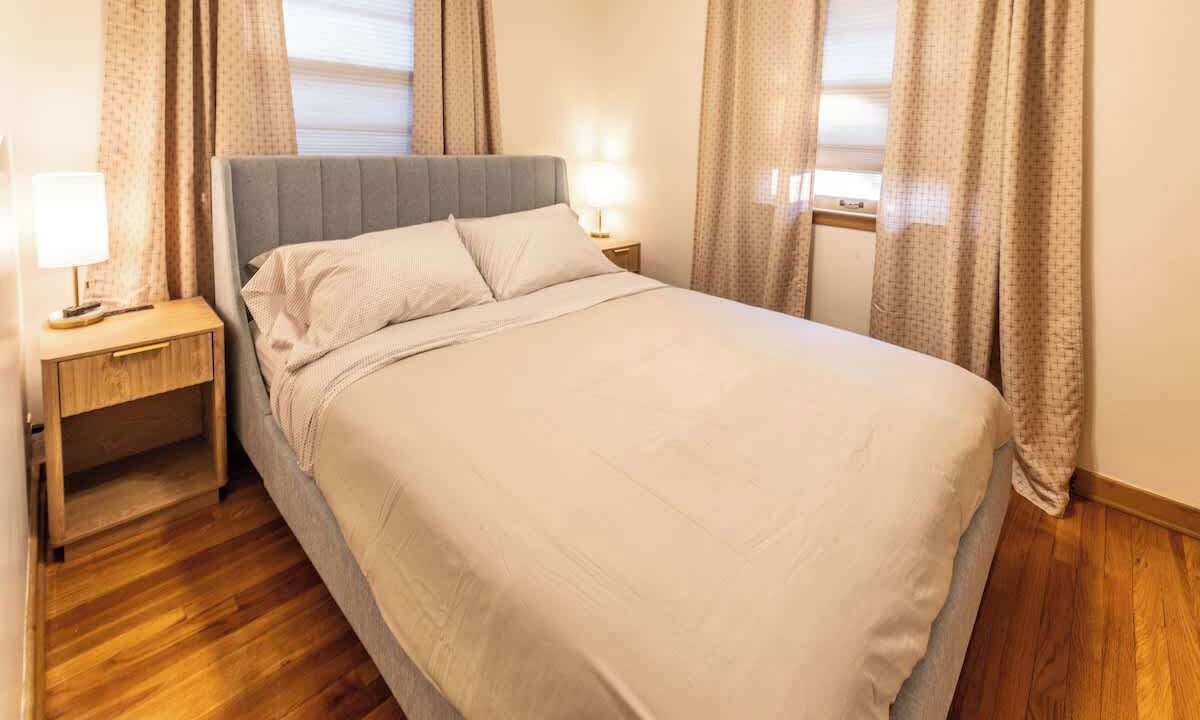 Photo of Bedroom in Near South