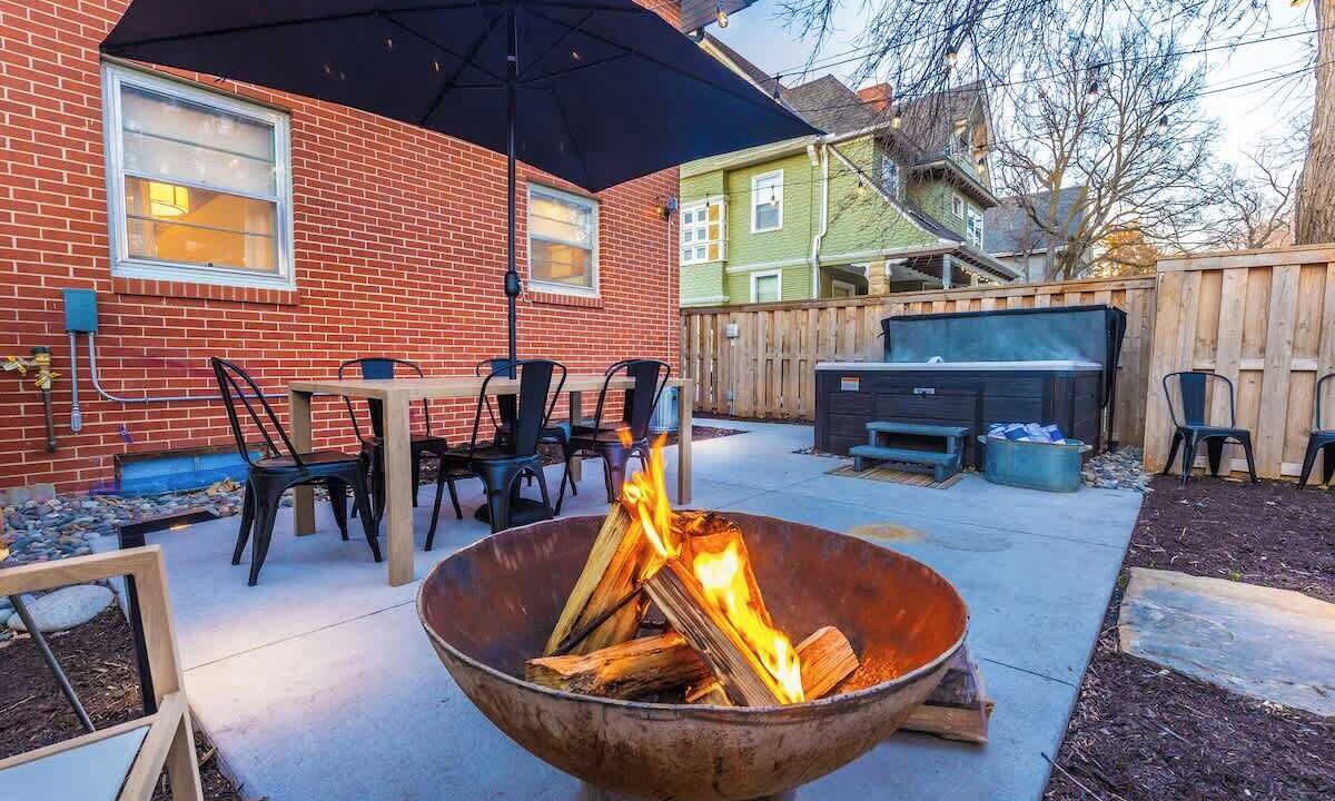 Photo of Outdoor in Near South
