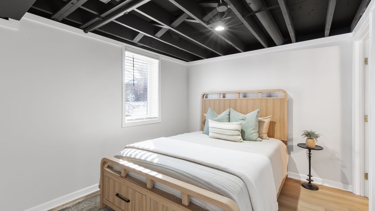 Photo of Bedroom in Raytown