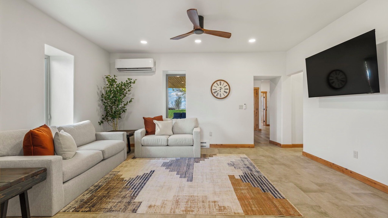 Photo of Livingroom in Hesperus