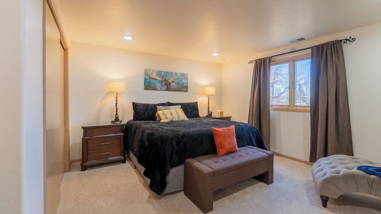 Photo of Bedroom in Lander