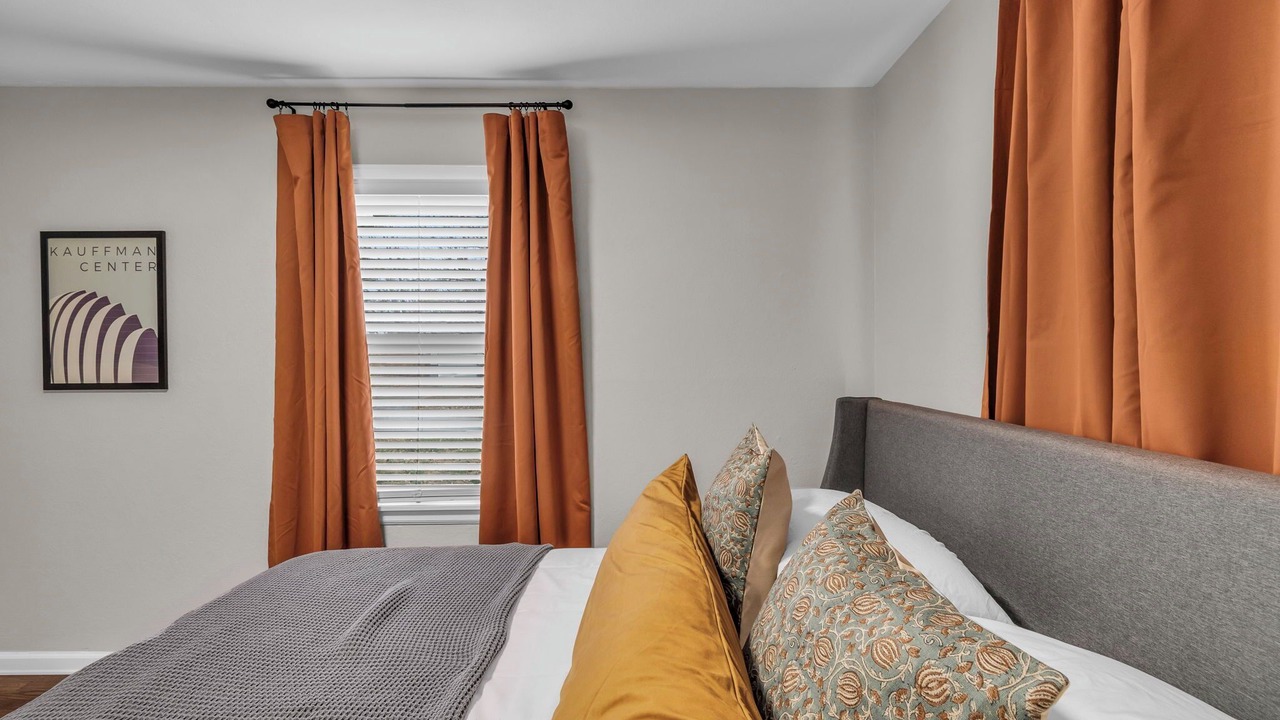 Photo of Bedroom in Blue Springs