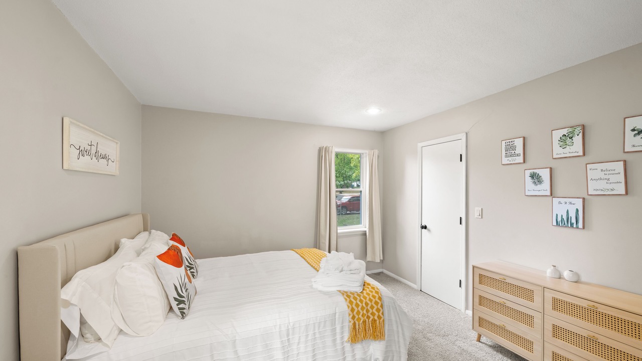 Photo of Bedroom in Blue Springs