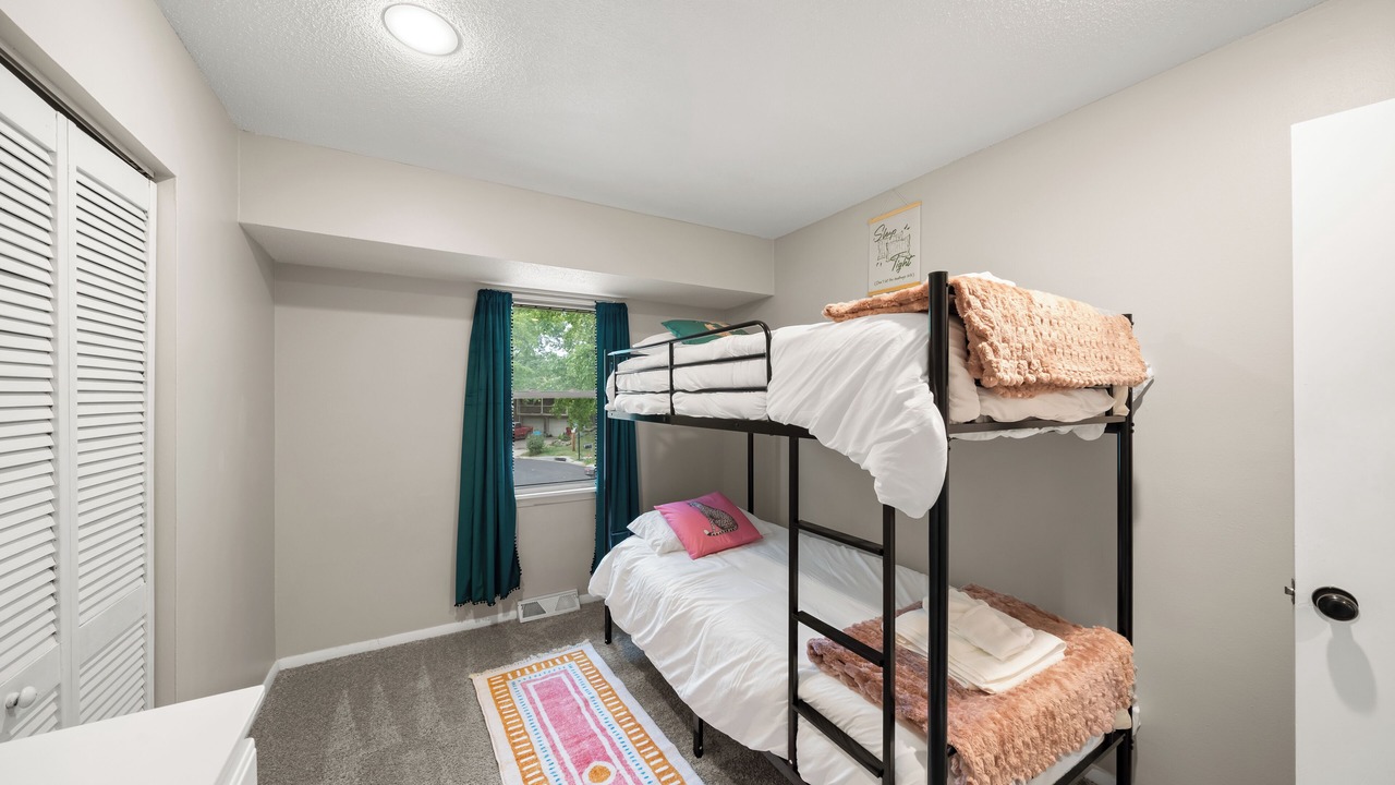 Photo of Bedroom in Blue Springs