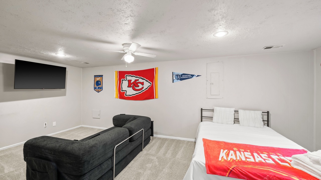 Photo of Bedroom in Blue Springs