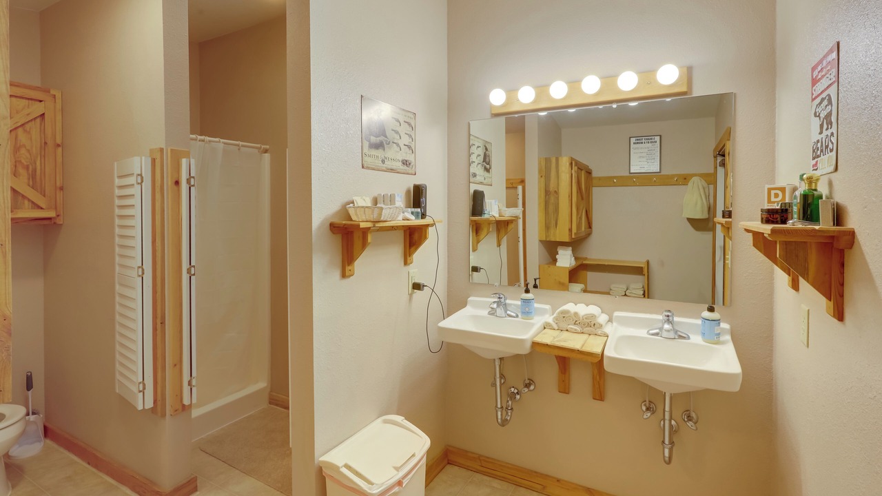 Photo of Bathroom in Thermopolis
