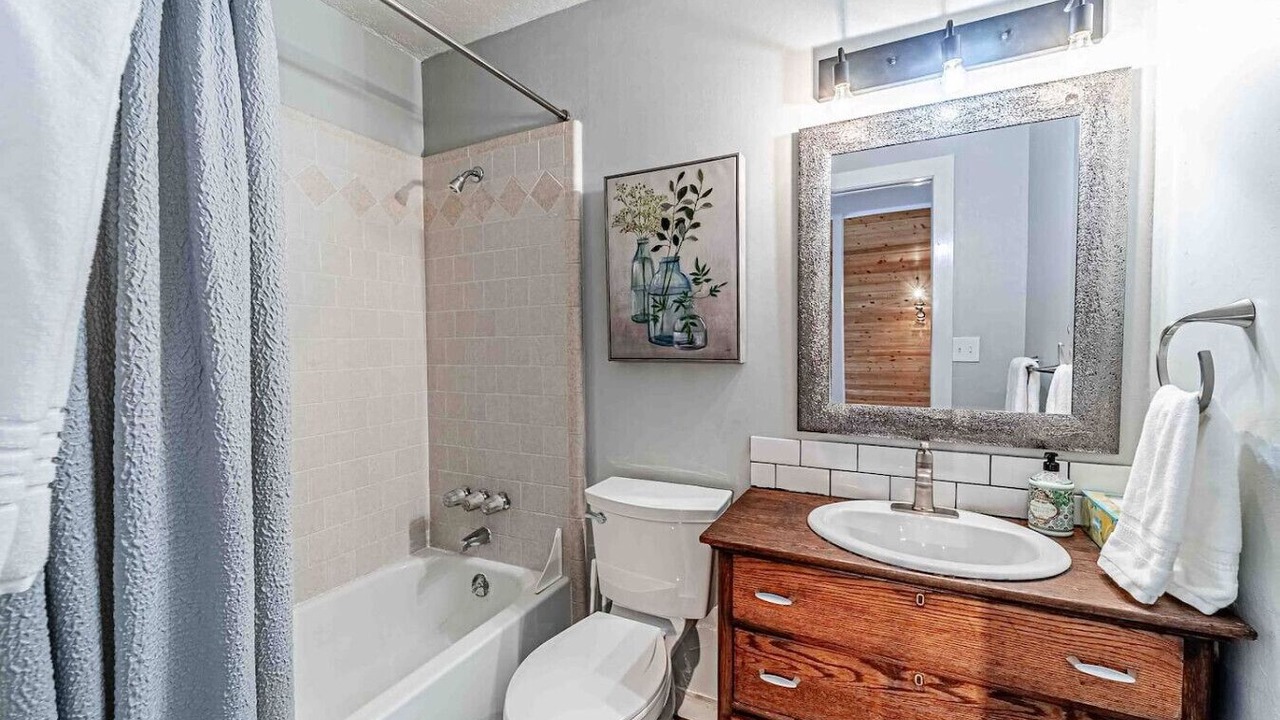 Photo of Bathroom in Midway