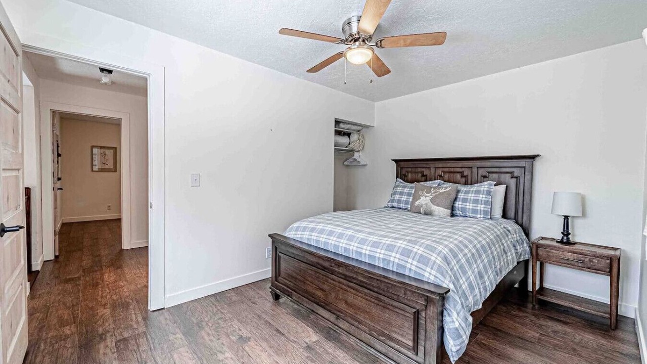 Photo of Bedroom in Midway